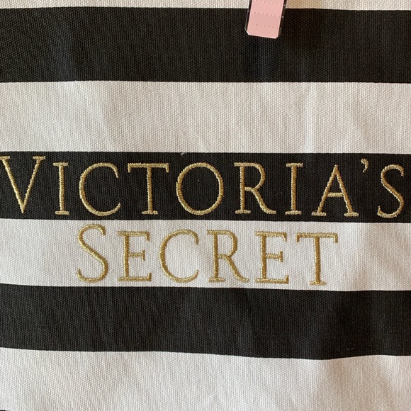 VICTORIA’S SECRET CROSSBODY TOTE BAG! Embroidered Detachable Strap B&W NWT - Picture 4 of 8